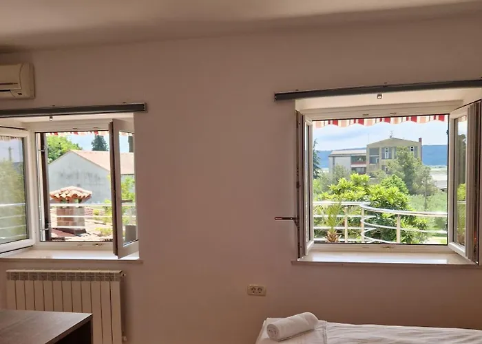 & Giulia Konukevi Portorož