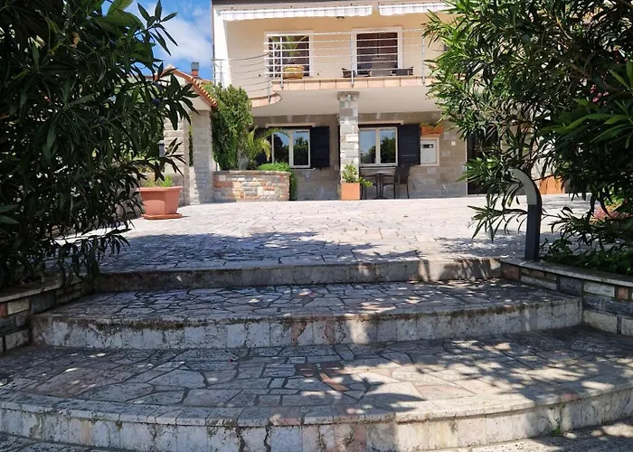 & Giulia Gostinjska kuća 3*