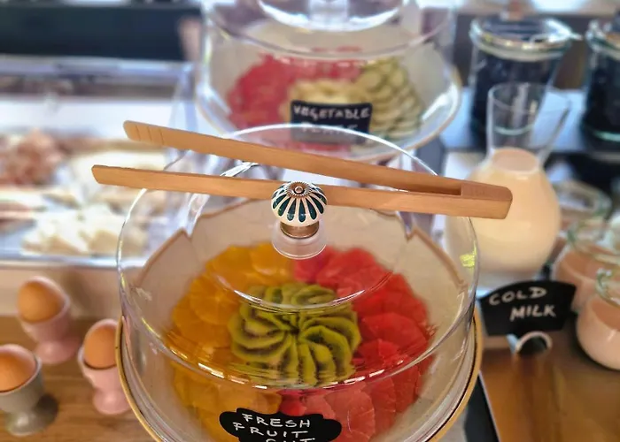 & Giulia Konukevi 3*